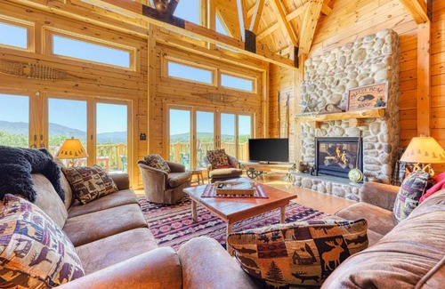 Franconia House | Sleepy Bear Lodge