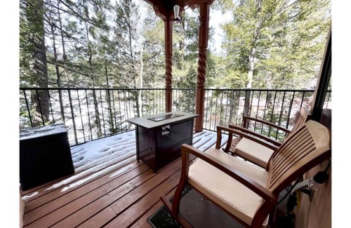 Bear Park House | Sleepy Bear Townhome