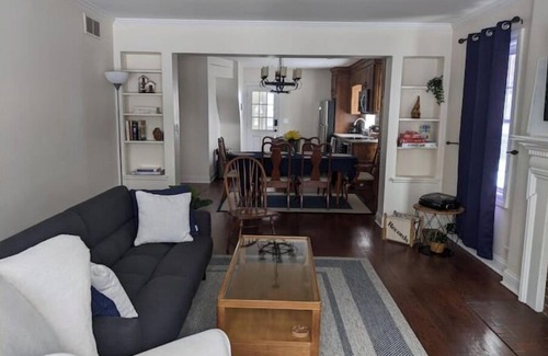 Evanston House | Sleepy Sanctuary