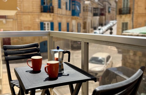Sliema Apartment | Sliema central and spacious apartment close to the sea and language schools