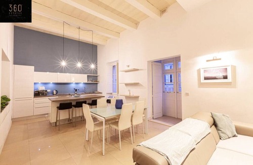 Sliema House | Sliema Ferries 4BR spacious Home with BBQ, Outdoor