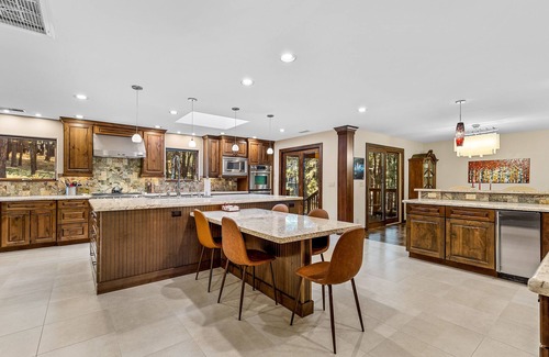 Flagstaff House | Slippery Rock Vacation Home - sleeps 9