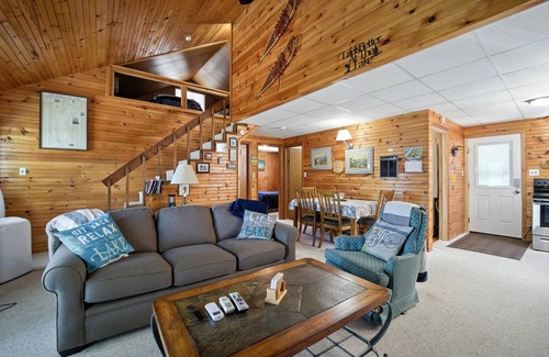 Wolverine House | Sliver of Paradise - Truly feels like a paradise, sandy beachfront