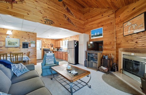 Wolverine House | Sliver of Paradise - Truly feels like a paradise, sandy beachfront