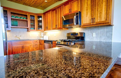 Stratton Mountain House | Slope side Stratton Condo - fully equipped and perfect for families