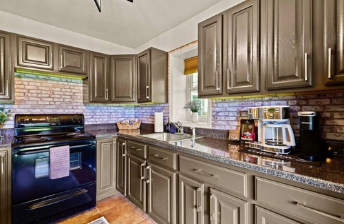 Banner Elk House | Slope views-Sleeps 16-Gameroom-6BR-10 beds-Fire pit-2 kitchens-3 Living Rooms