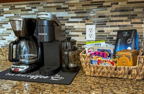 Banner Elk House | Slope views-Sleeps 16-Gameroom-6BR-10 beds-Fire pit-2 kitchens-3 Living Rooms