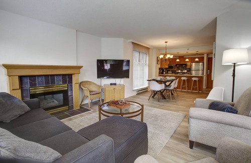Upper Village Condo | Slopeside 2 bed/2 bath w LARGE outdoor pool & H/T