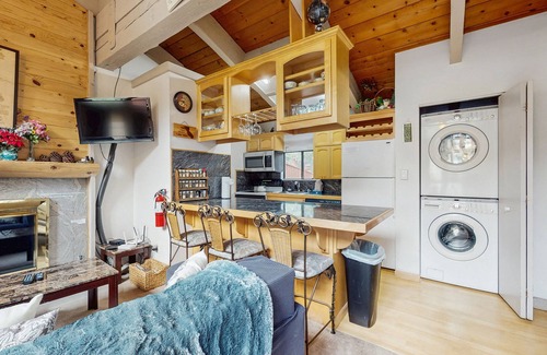 South Lake Tahoe Condo | Slopeside alpine condo with shared hot tub , at the base of Heavenly lodge