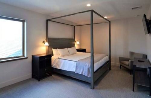 Ludlow Condo | Slopeside condo in the desired South Face Village at Okemo Mountain