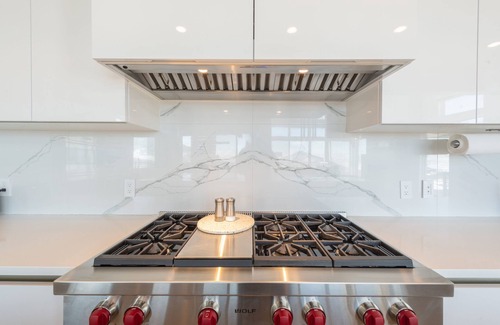 Park City House | Slopeside Luxury at Apex, Ski-in/out, 4 King Suites, Private Hot Tub, Clubhouse with Pool and Gym