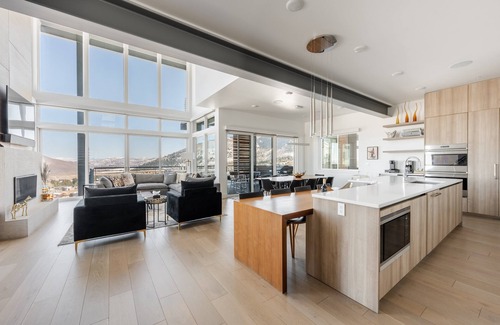 Park City House | Slopeside Luxury at Apex, Ski-in/out, 4 King Suites, Private Hot Tub, Clubhouse with Pool and Gym