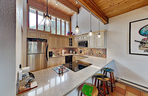 Taos Ski Valley Condo | Slopeside Penthouse | 2 Mountain-View Balconies, Fireplace & Covered Parking