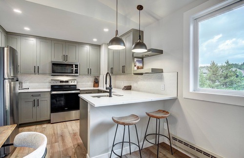 Breckenridge House | Slopeside Retreat in Downtown Breck, with hot tubs and heated pool on-site