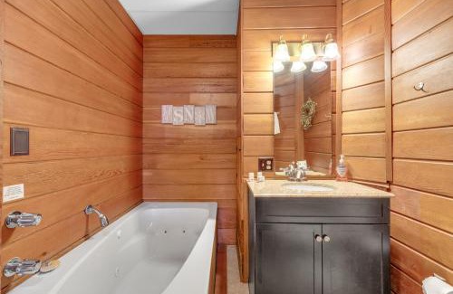 Sugar Mountain Apartment | Slopesider 23C