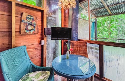 Chiguata Apartment | Sloth Romantic Treehouse with plunge pool