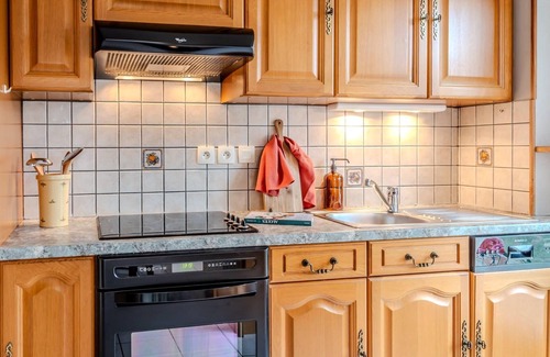 Thones Condo | Slow Chalet Thônes: lake & mountain, 15 min to ski – lift, balcony, parking