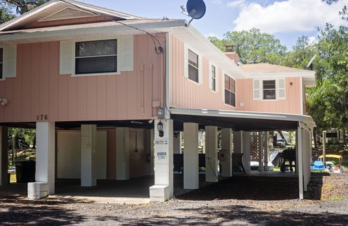 Old Town House | "Slow Tides" - Entire Cottage on the Suwannee River