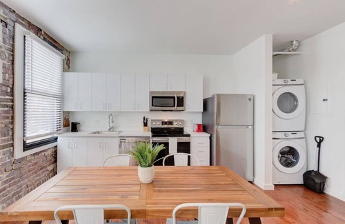 South Main Historic District Apartment | SM 202 · Downtown Loft Style Unit with ALL Modern Amenities