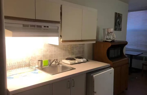 Latin Quarter Apartment | Small affordable Studio near UQAM.
