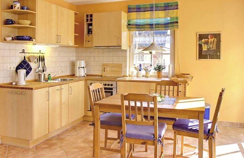 Ostseebad Prerow Apartment | Small apartment for 2 pers. in quiet location with south-east terrace in thatched house