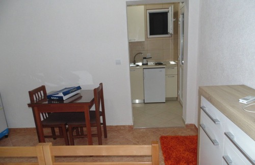 Bar Apartment | Small apartment with balcony