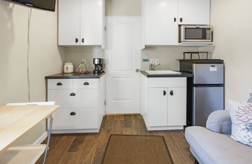 Solana Beach Apartment | Small Beach Studio/Suite by the beach and shops