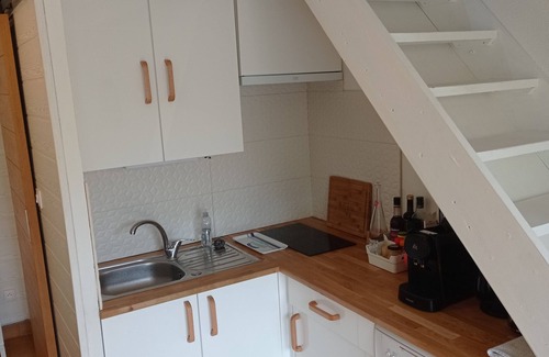 Narbonne-Plage Cabin | Small bungalow with terrace/mezzanine/pool/parking 200 m from the sea.