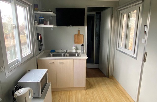 Coree Cabin | Small Cabin and separate Caravan In The Countryside Near Canberra