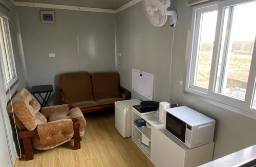 Coree Cabin | Small Cabin and separate Caravan In The Countryside Near Canberra