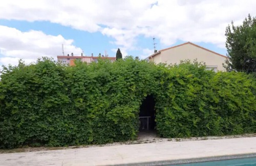 Lunel Villa | Small castle in camargue near the sea