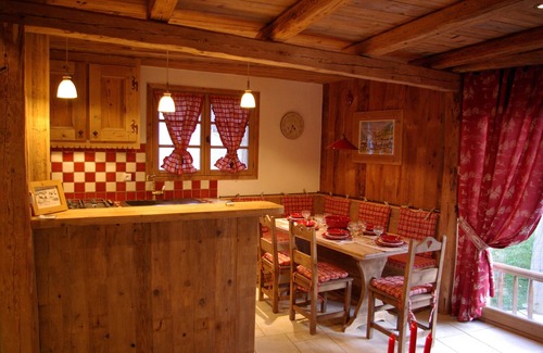 Le Praz Ski Chalet | Small charming chalet in old wood mountain atmosphere and warm guaranteed