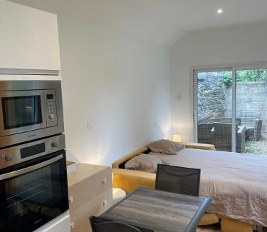 Lannion Apartment | Small Cocoon Studio For 2 Pink Granite Coast