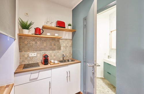 Lower Town Apartment | Small & Convenient Studio Apartment