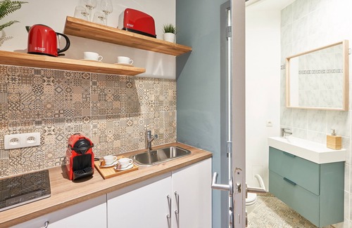Lower Town Apartment | Small & Convenient Studio Apartment