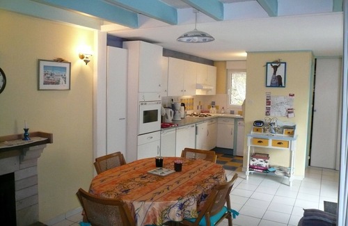 Saint-Epain Cottage | Small corner for sinners and hikers, calm relaxation in the country.