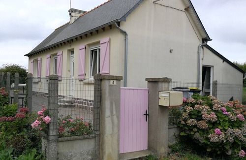 Saint-Alban House | Small Country House with Garden, 2 Persons, night or week