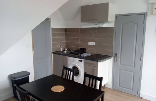 Fleury-sur-Orne Apartment | Small F2 15 minutes walk from the Prairie