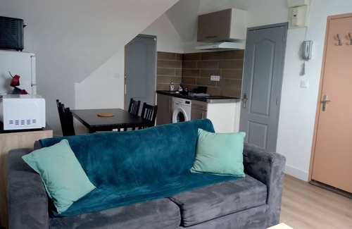 Fleury-sur-Orne Apartment | Small F2 15 minutes walk from the Prairie