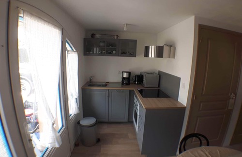 Ambon House | Small farmhouse 150m from the beach - Bétahon - 2 to 4 people
