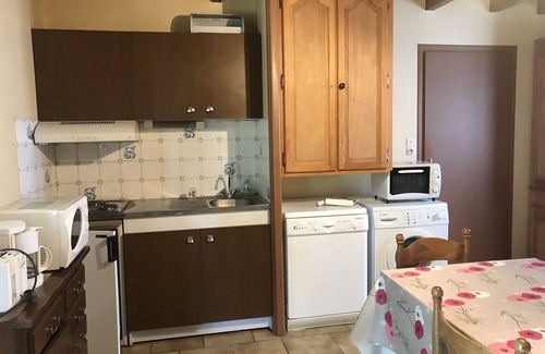 Saint-Jacques-des-Blats House | SMALL HOUSE WITH PRIVATE PARKING NEAR SUPER LIORAN