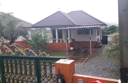 Pranburi House | Small house 64 sqm WFL, with garden and terrace - 5 min to the beach, ideal for couples