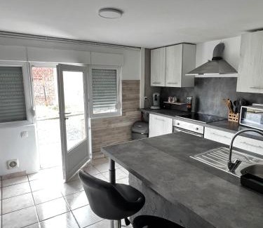 La Celle-sous-Gouzon House | Small house with garden