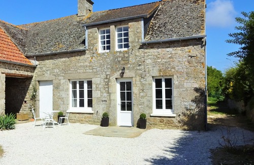 Vicq-sur-Mer House | Small house near Barfleur. Sea view from upstairs.