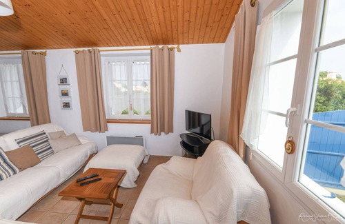 Noirmoutier-en-l'Ile House | Small Independent House