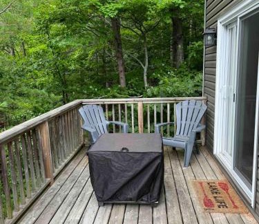Georgian Bay House | Small Muskoka Cottage- Gibson Lake