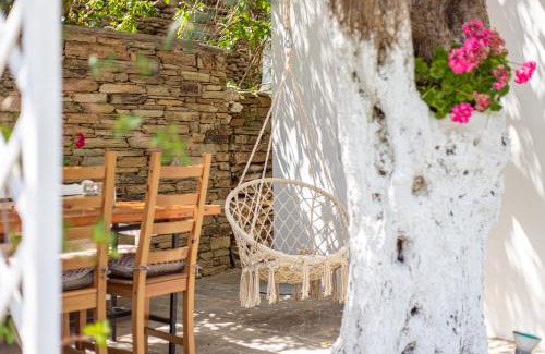 Andros Town House | Small Paradise