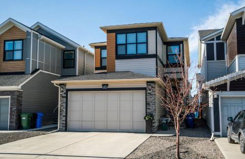 Southeast Calgary Apartment | Small Paris Two Bedrooms Basement Suite
