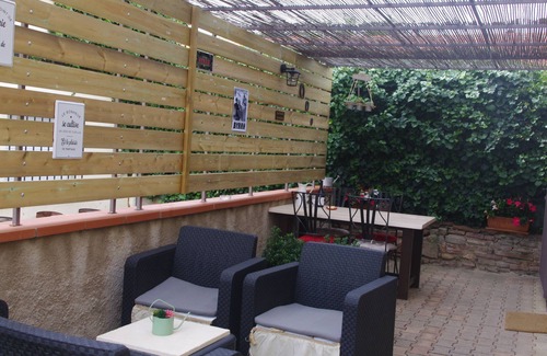 Thuir House | Small, quiet house 2 minutes' walk from Thuir town center