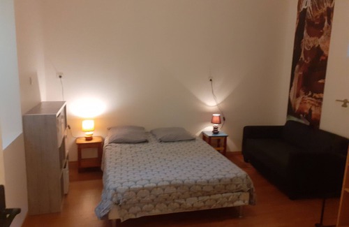 Cahors Apartment | Small rental close to town center
